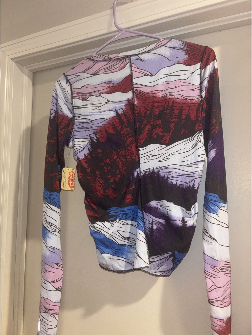 FP Movement Long Sleeve Ruched Active Top Scenic Print Women’s Small NWT - Picture 2 of 7